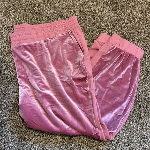 NWOT All Worthy Hunter McGrady Mixed Media Velvet Jogger - Picture 2 of 10